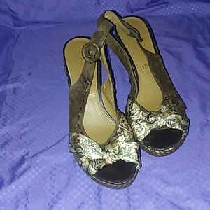 Gently used summer shoes